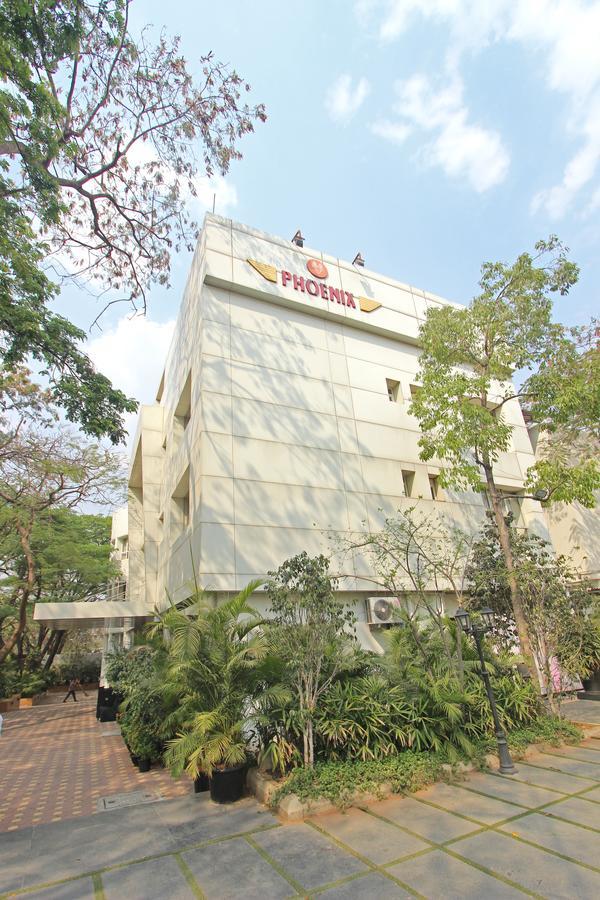 Hotel Phoenix Koregaon Park Пуна Экстерьер фото