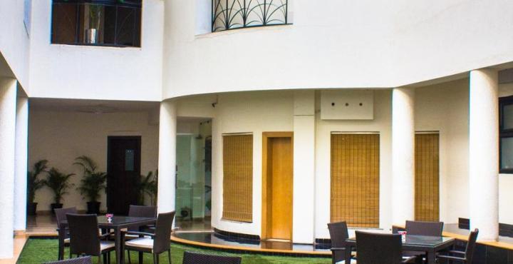 Hotel Phoenix Koregaon Park Пуна Экстерьер фото