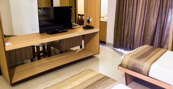 Hotel Phoenix Koregaon Park Пуна Экстерьер фото